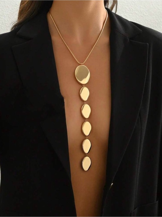 Jewelry - Gold Statement Lariat Necklace/ Y Necklace - Elegant and Subtly Sexy